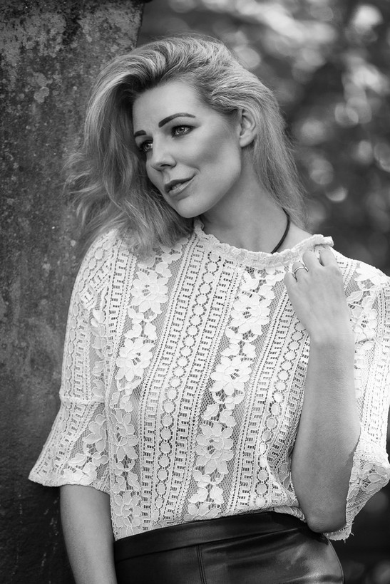 Kristin Roca (2018 10) 255-sw-Bearbeitet.jpg